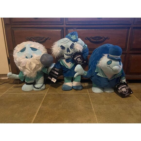 3 Disney Haunted Mansion Hitchhiking Ghosts Plush Figures Gus Ezra Phineas Door - Picture 2 of 10